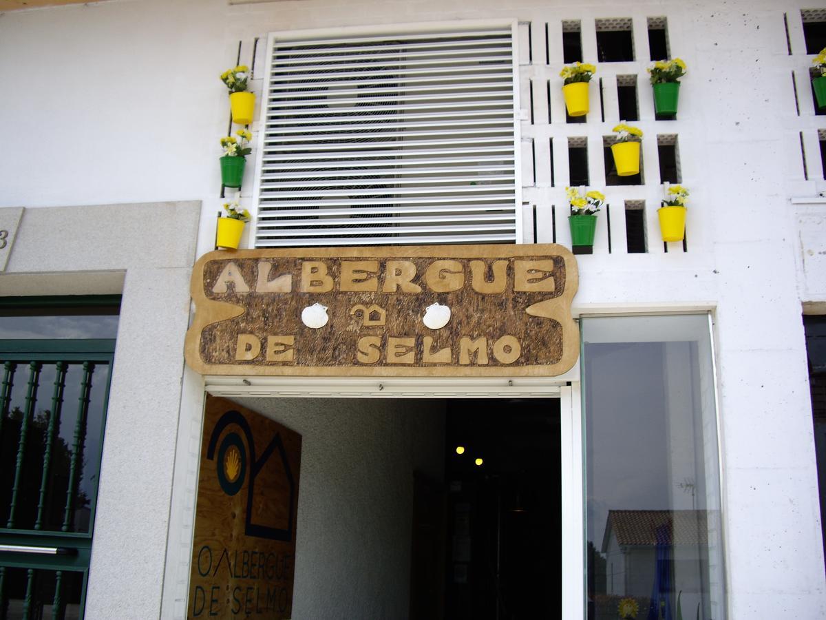 O Albergue De Selmo Arzua Exterior photo