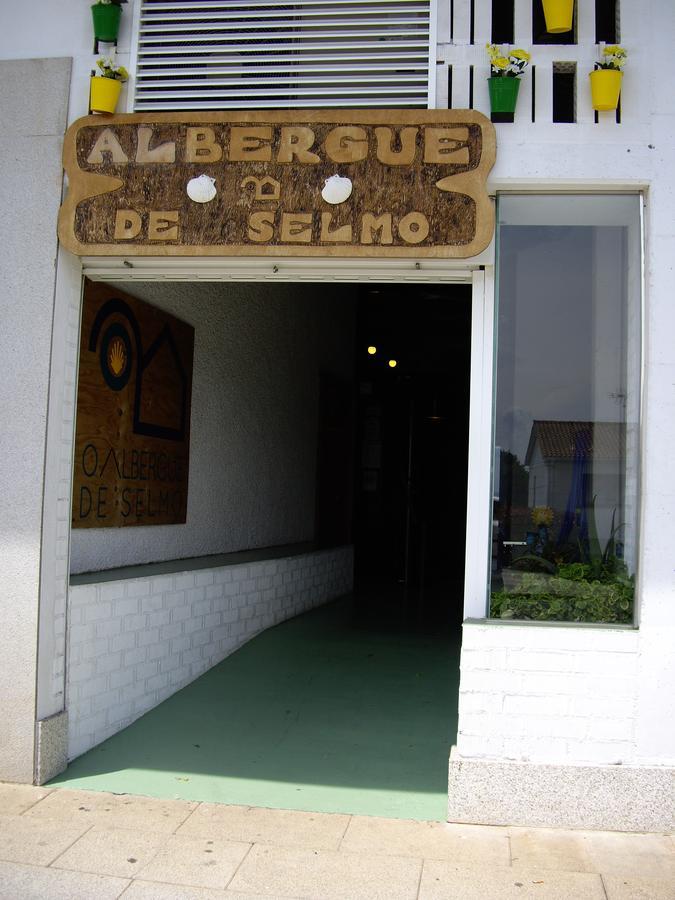 O Albergue De Selmo Arzua Exterior photo